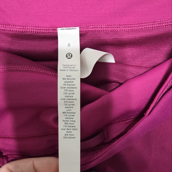 Lululemon Speed up Shorts 2.5" sz 8 Raspberry - Picture 2 of 3